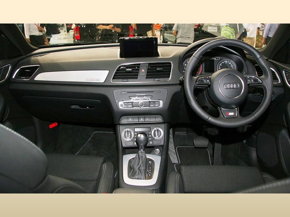 AUDI Q3 DASHBOARD
